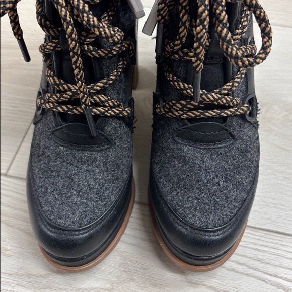 NWOT Sorel Blake Lace Heeled Bootie - Picture 2 of 9